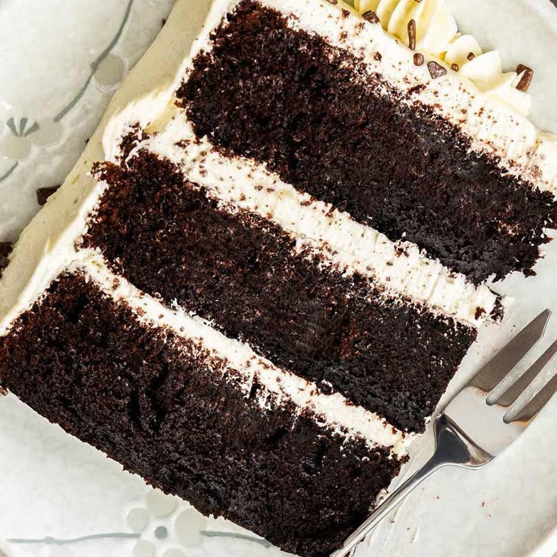 Chocolate Sponge + Vanilla Buttercream 🏁