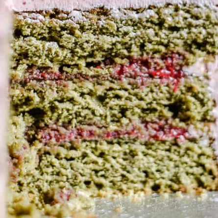 MATCHA RASPBERRY – Matcha Sponge + Raspberry Compote + Vanilla Bean Buttercream 🍵