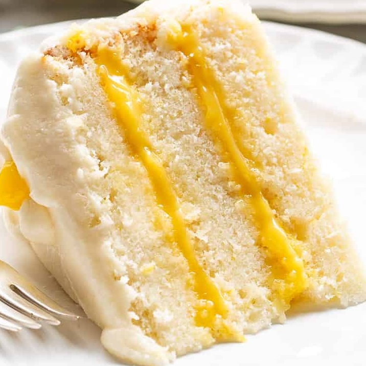 Vanilla Sponge + Lemon Curd + Lemon Buttercream 🍋